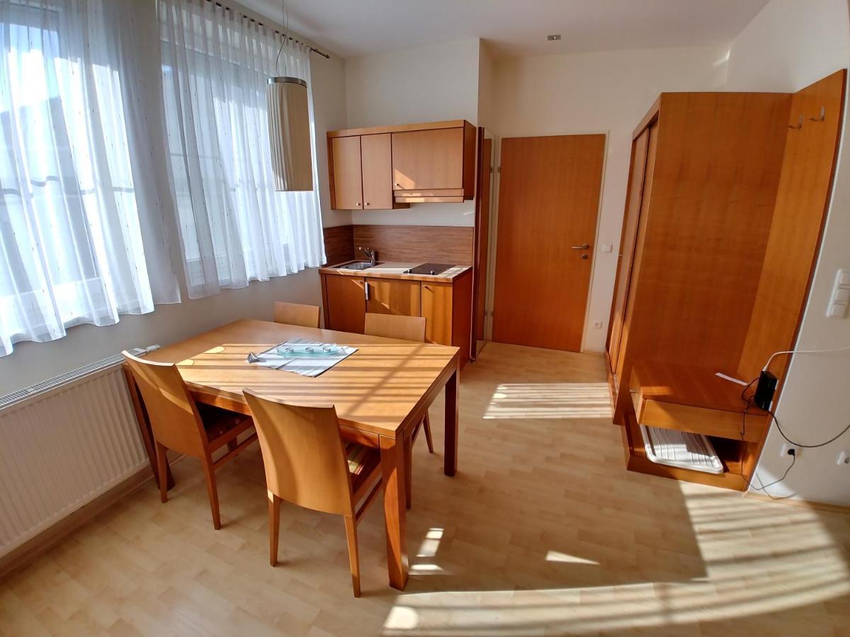 Lei'S Wok Hotel Nezsider Kültér fotó