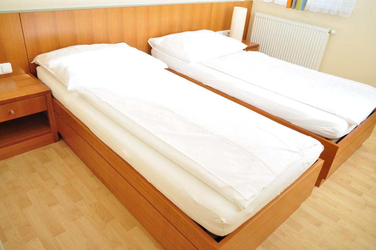 Lei'S Wok Hotel Nezsider Kültér fotó