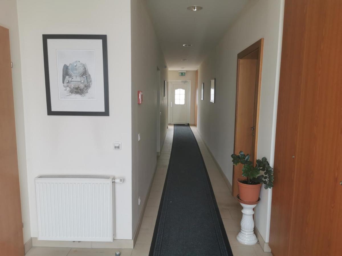 Lei'S Wok Hotel Nezsider Kültér fotó